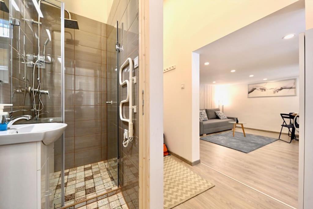 Cute Gallery Flat In Kiraly Street Βουδαπέστη Εξωτερικό φωτογραφία