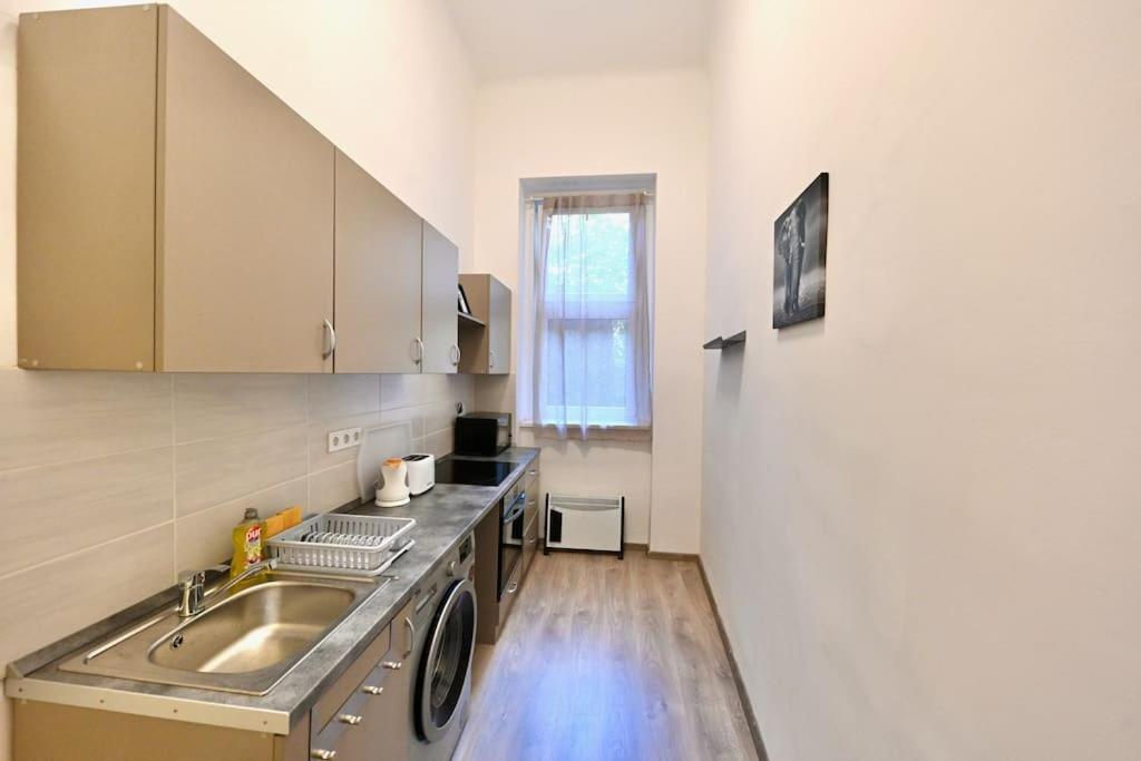 Cute Gallery Flat In Kiraly Street Βουδαπέστη Εξωτερικό φωτογραφία