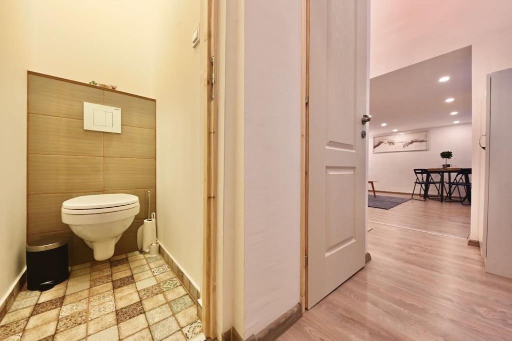 Cute Gallery Flat In Kiraly Street Βουδαπέστη Εξωτερικό φωτογραφία